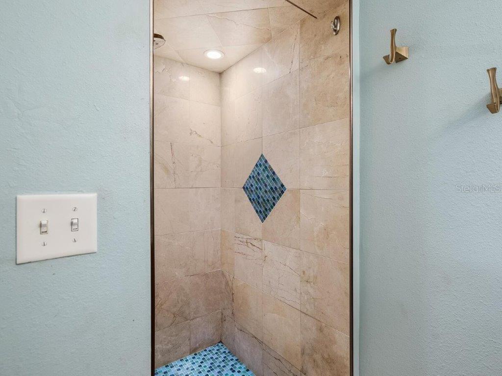 Image 12 of 21 For 2155 Wood Street B17