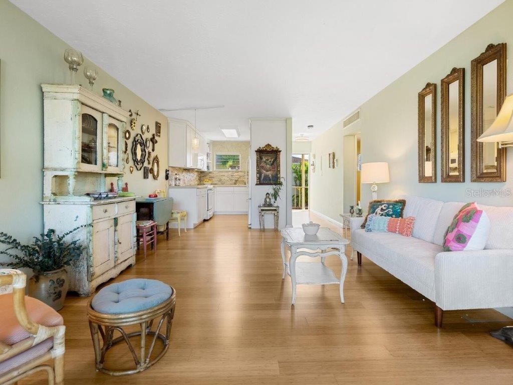 Image 6 of 21 For 2155 Wood Street B17