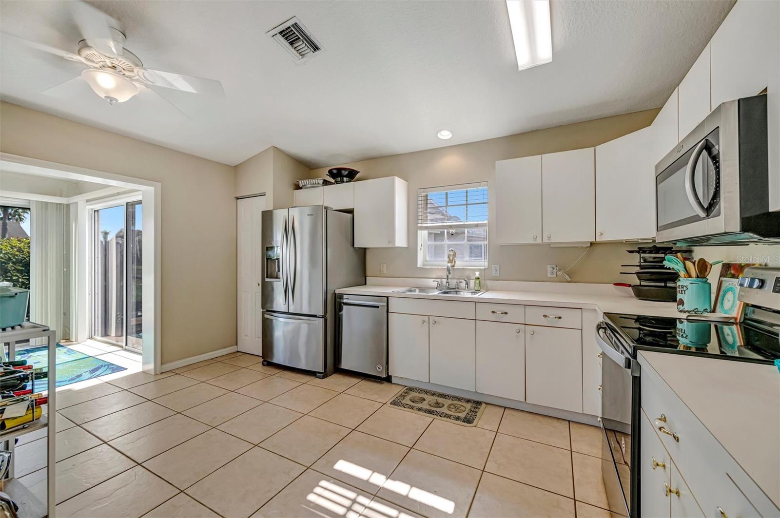 Image 12 of 22 For 2905 Captains Court 0