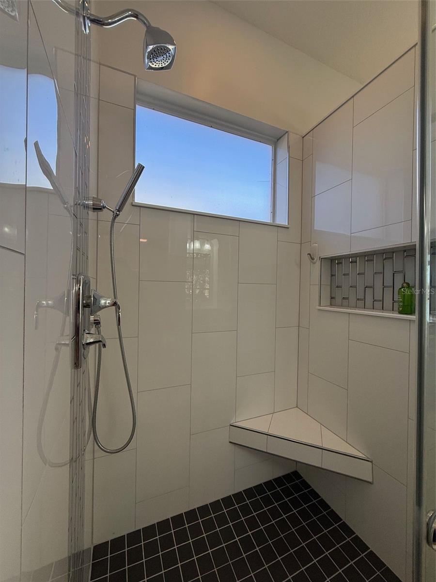 Image 26 of 64 For 6619 Waters Edge Way