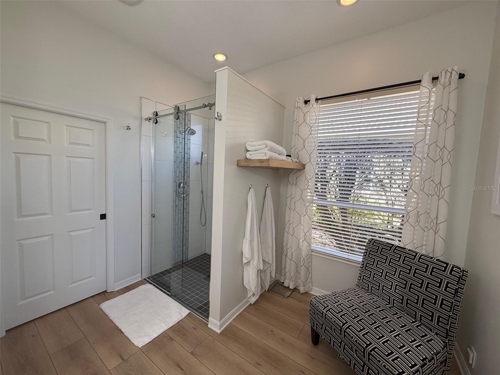 Image 29 of 64 For 6619 Waters Edge Way