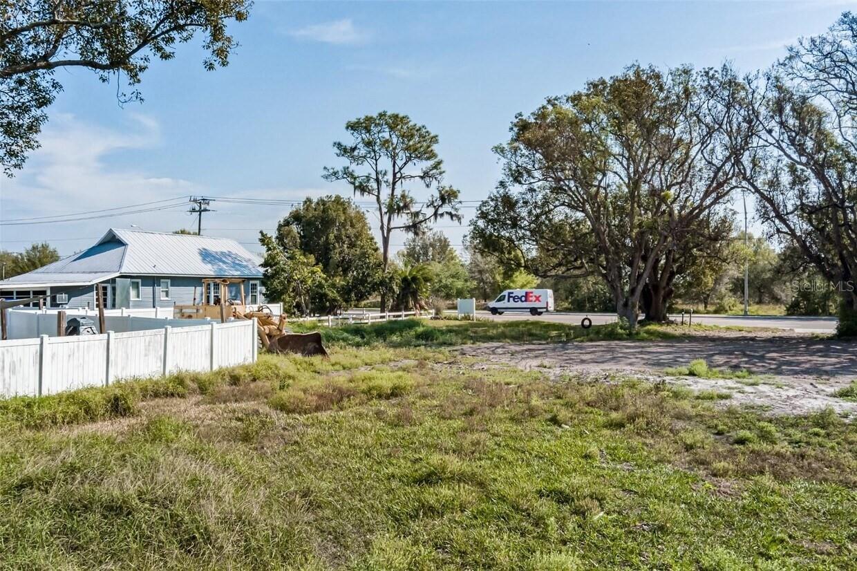 Image 2 of 3 For 12290 Us Highway 301 N