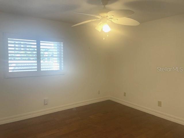 Image 16 of 26 For 554 Sutton Place 554