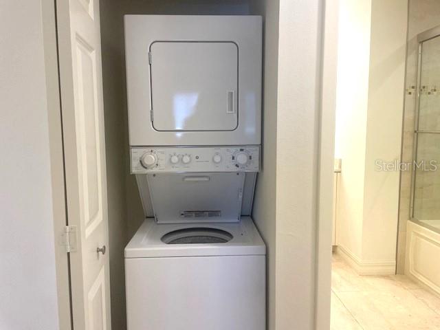 Image 19 of 26 For 554 Sutton Place 554