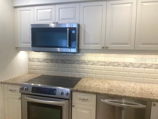 Image 7 of 26 For 554 Sutton Place 554