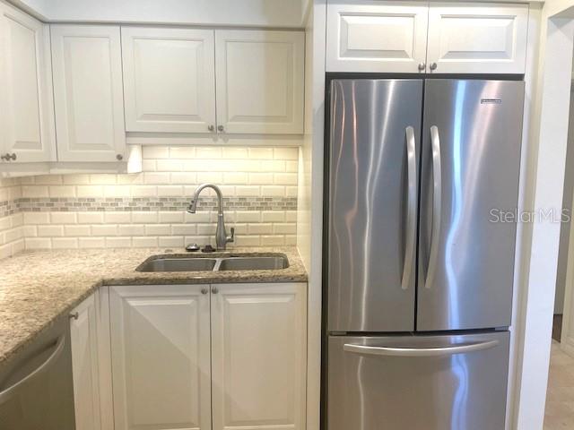 Image 9 of 26 For 554 Sutton Place 554