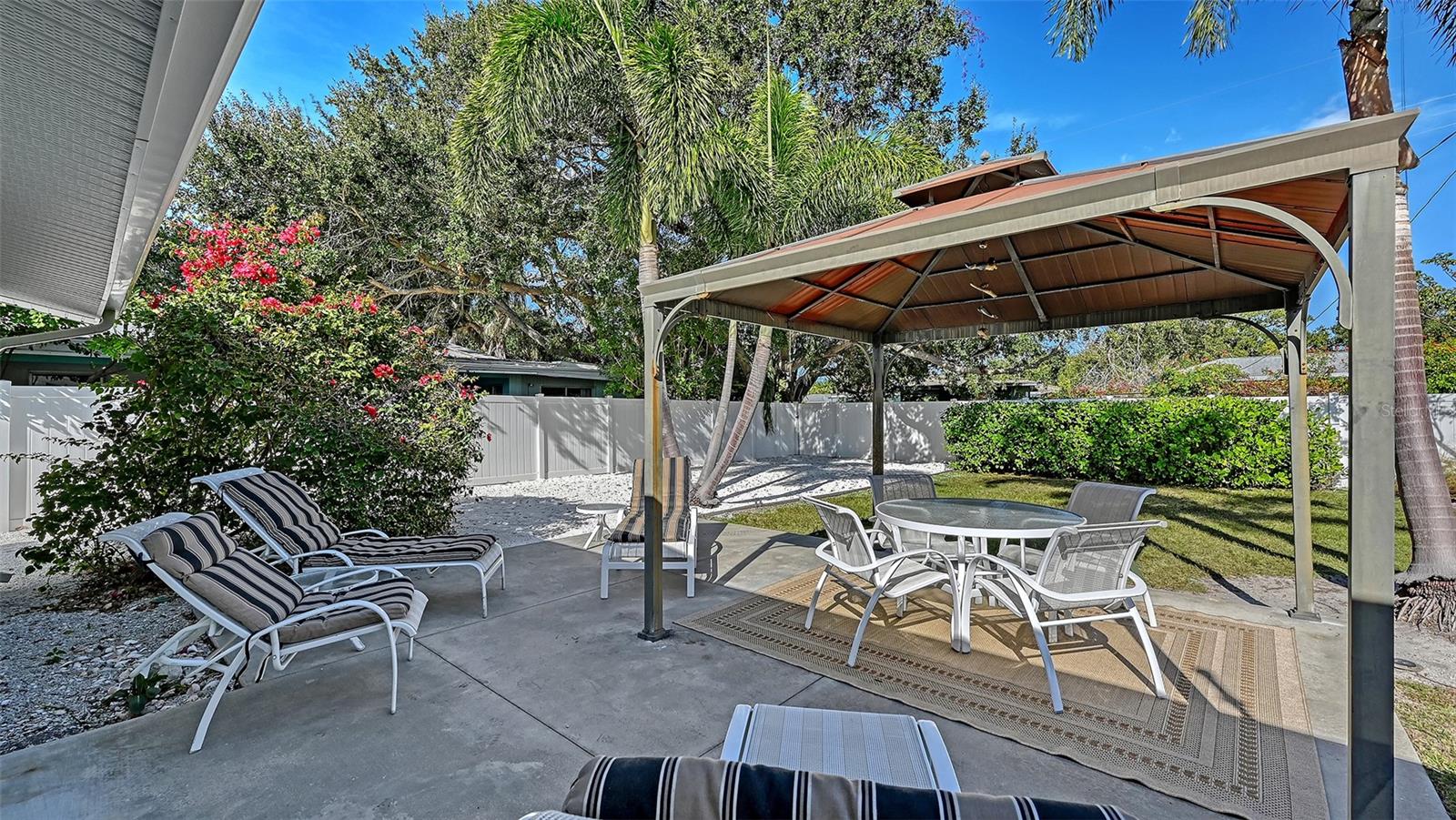 Image 11 of 40 For 2115 Grove Street