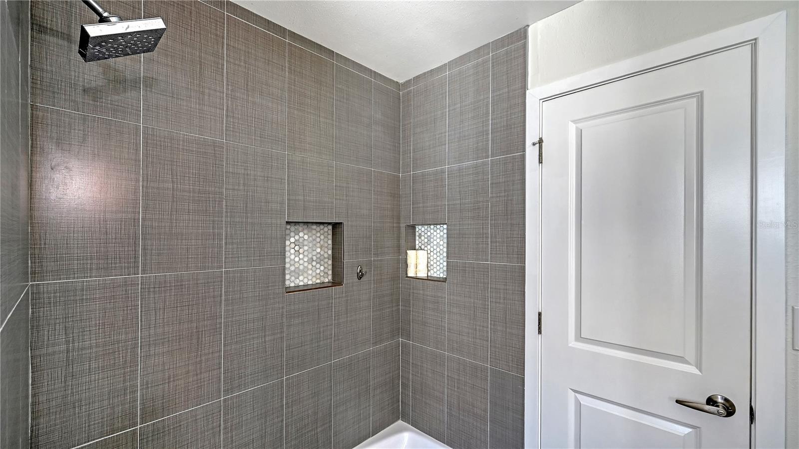 Image 26 of 40 For 2115 Grove Street