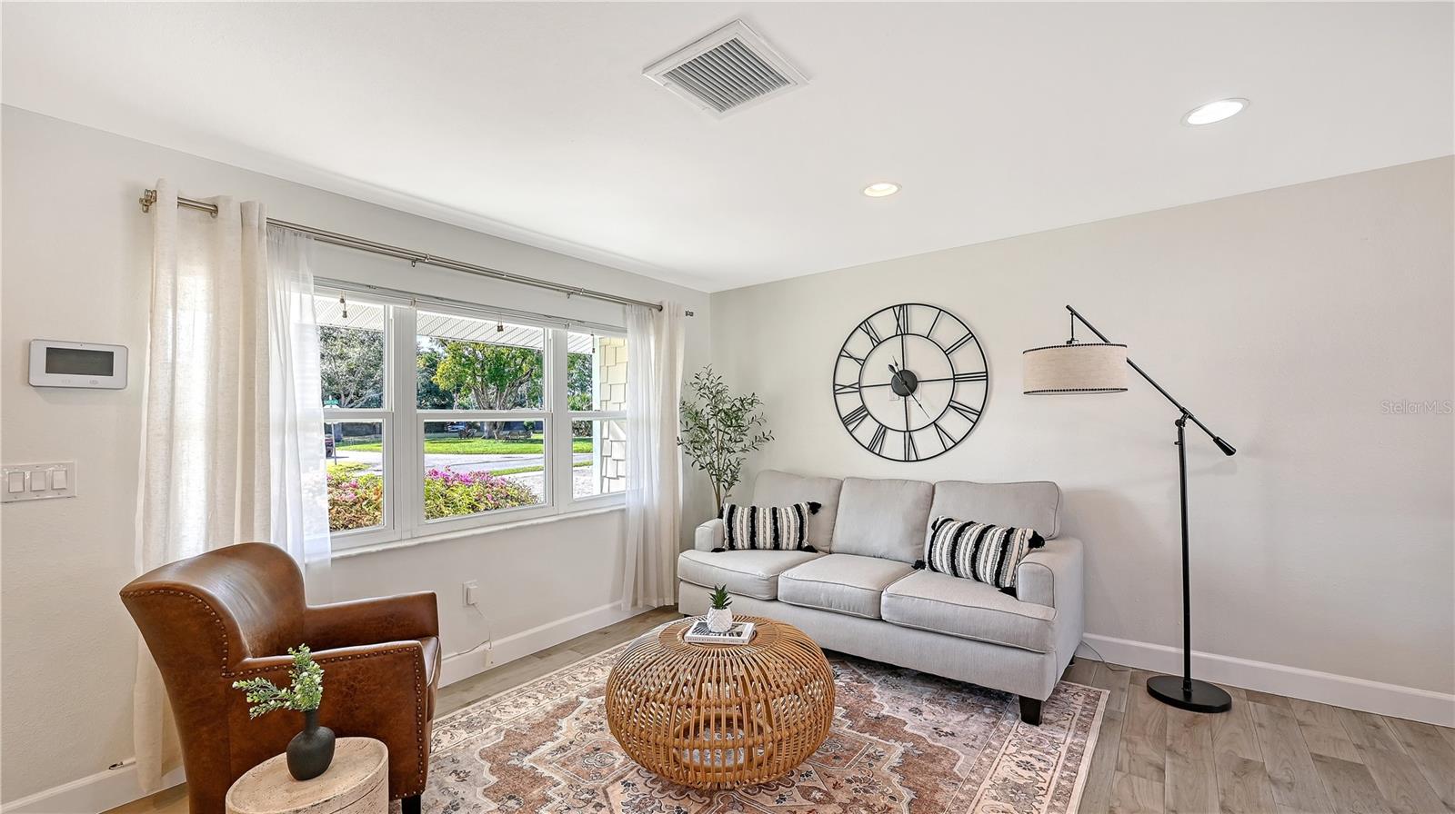 Image 5 of 40 For 2115 Grove Street