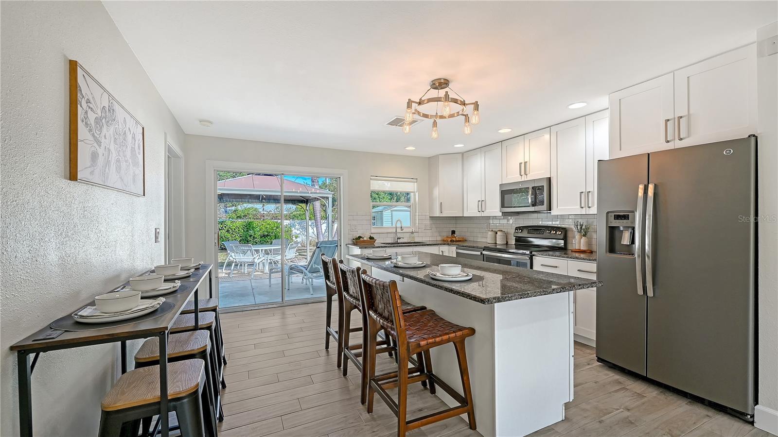 Image 7 of 40 For 2115 Grove Street