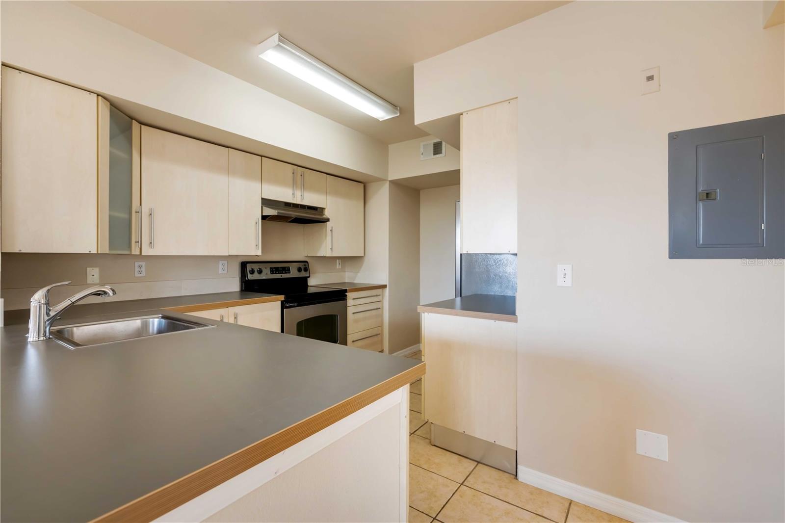 Image 11 of 34 For 1030 Villagio Circle 204