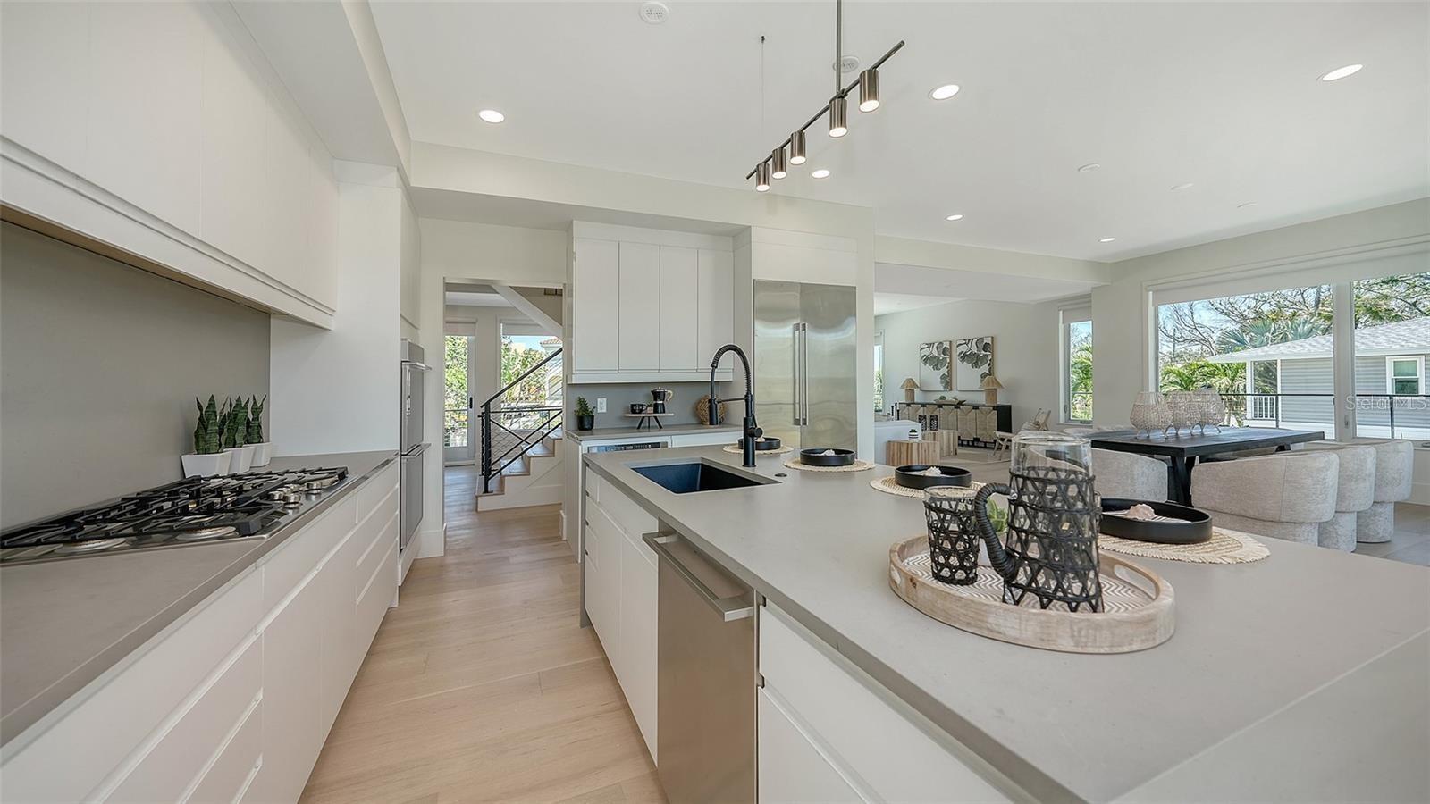 Image 25 of 89 For 8800 Midnight Pass Road