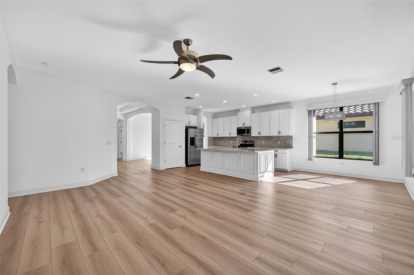 Image 7 of 82 For 12826 Del Corso Loop