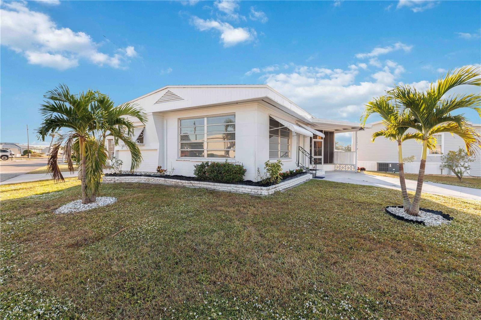 Image 3 of 21 For 1106 41st Avenue E