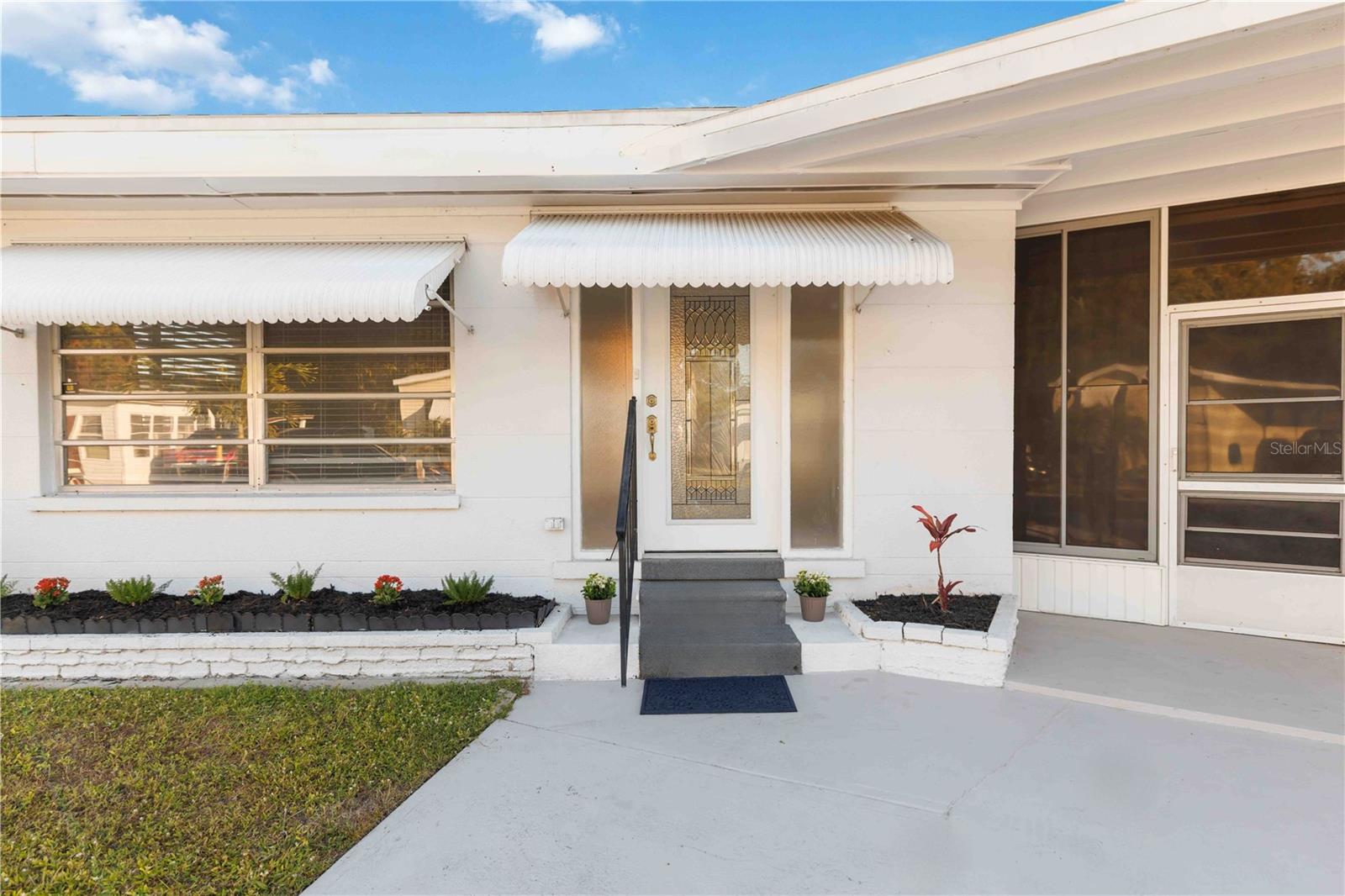 Image 4 of 21 For 1106 41st Avenue E