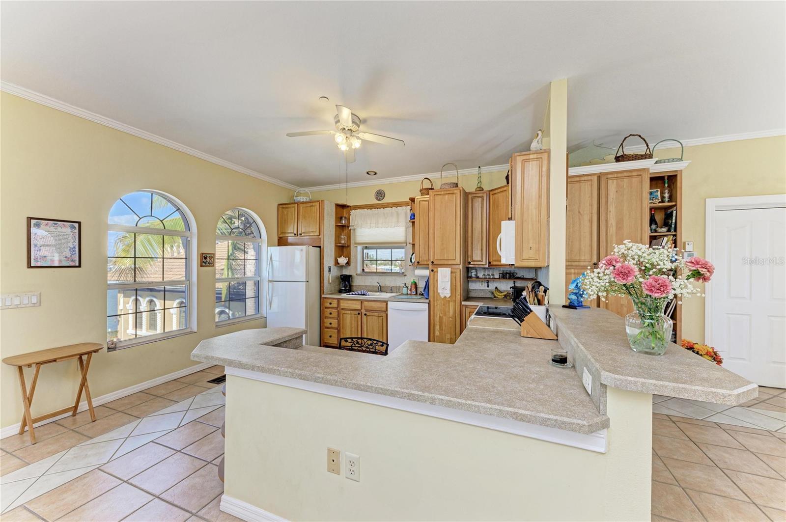 Image 10 of 39 For 282 Santa Maria Street