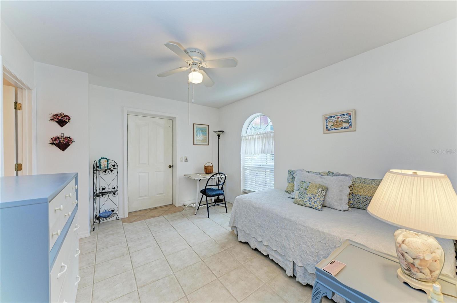 Image 20 of 39 For 282 Santa Maria Street