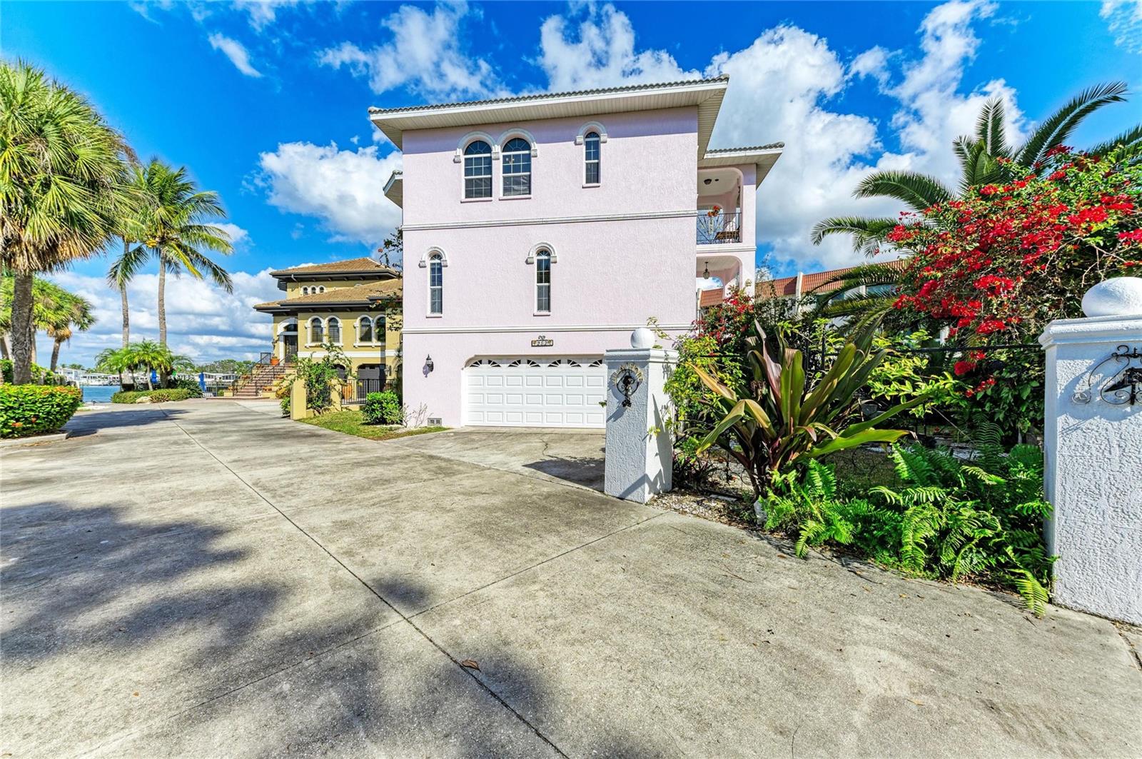 Image 3 of 39 For 282 Santa Maria Street