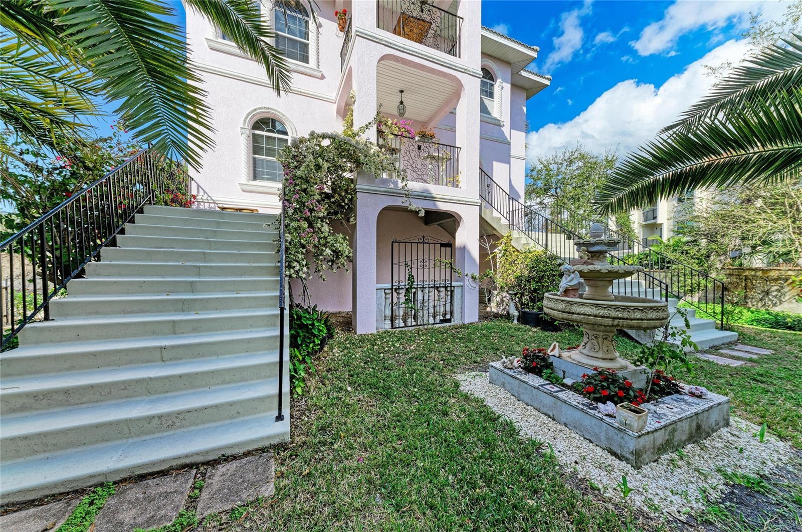 Image 4 of 39 For 282 Santa Maria Street