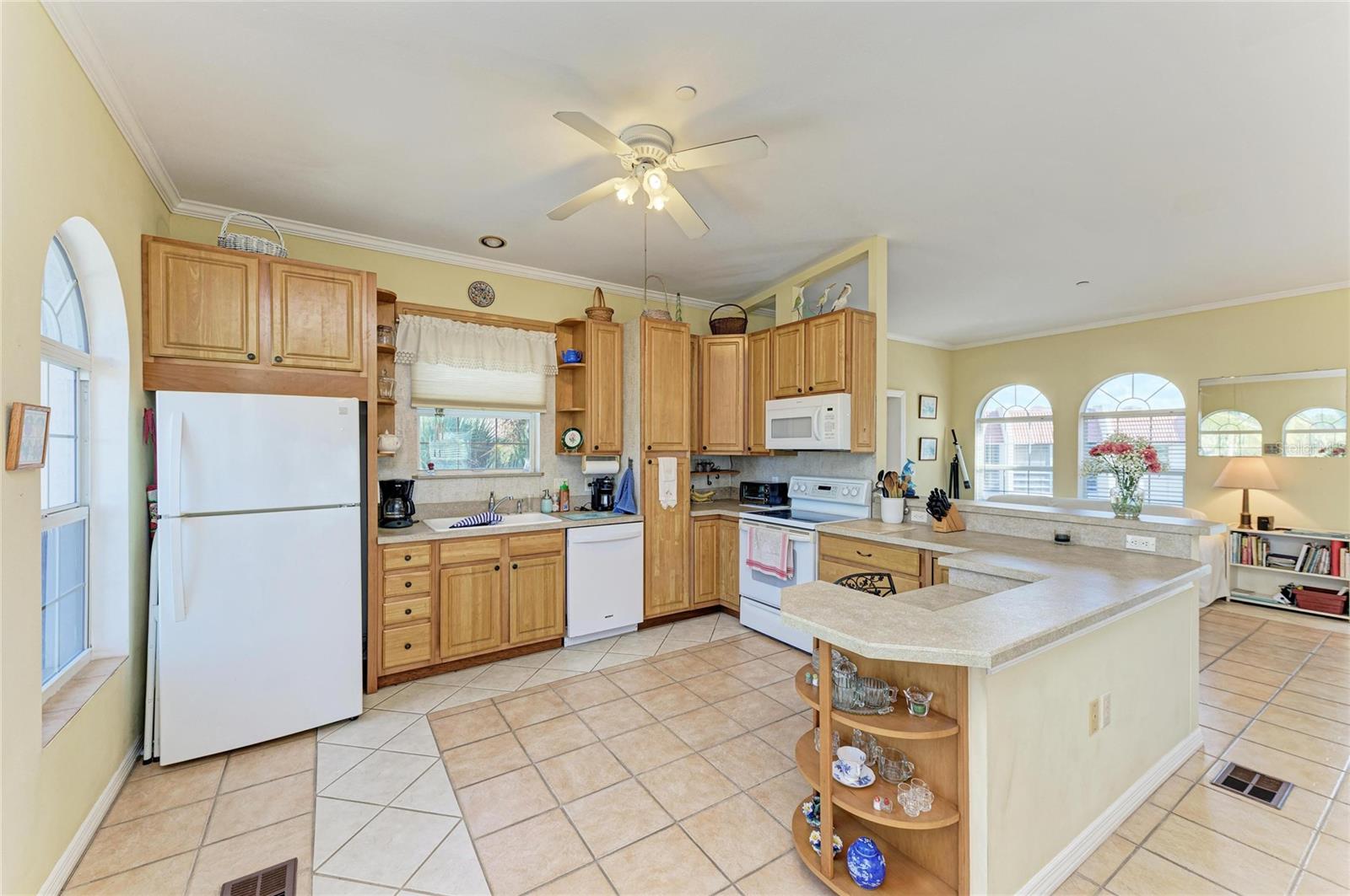 Image 9 of 39 For 282 Santa Maria Street