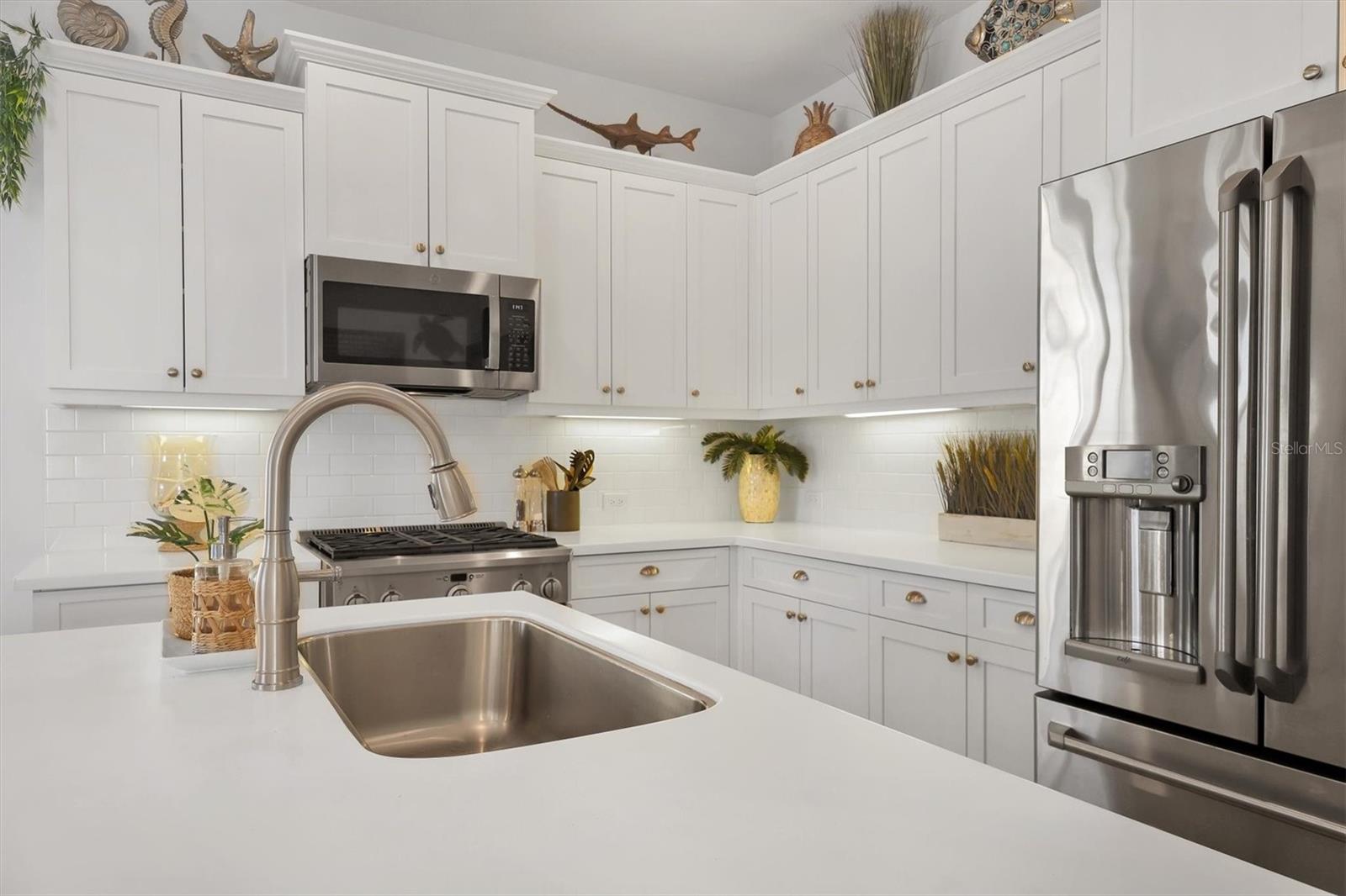 Image 13 of 50 For 12189 Longview Lake Circle