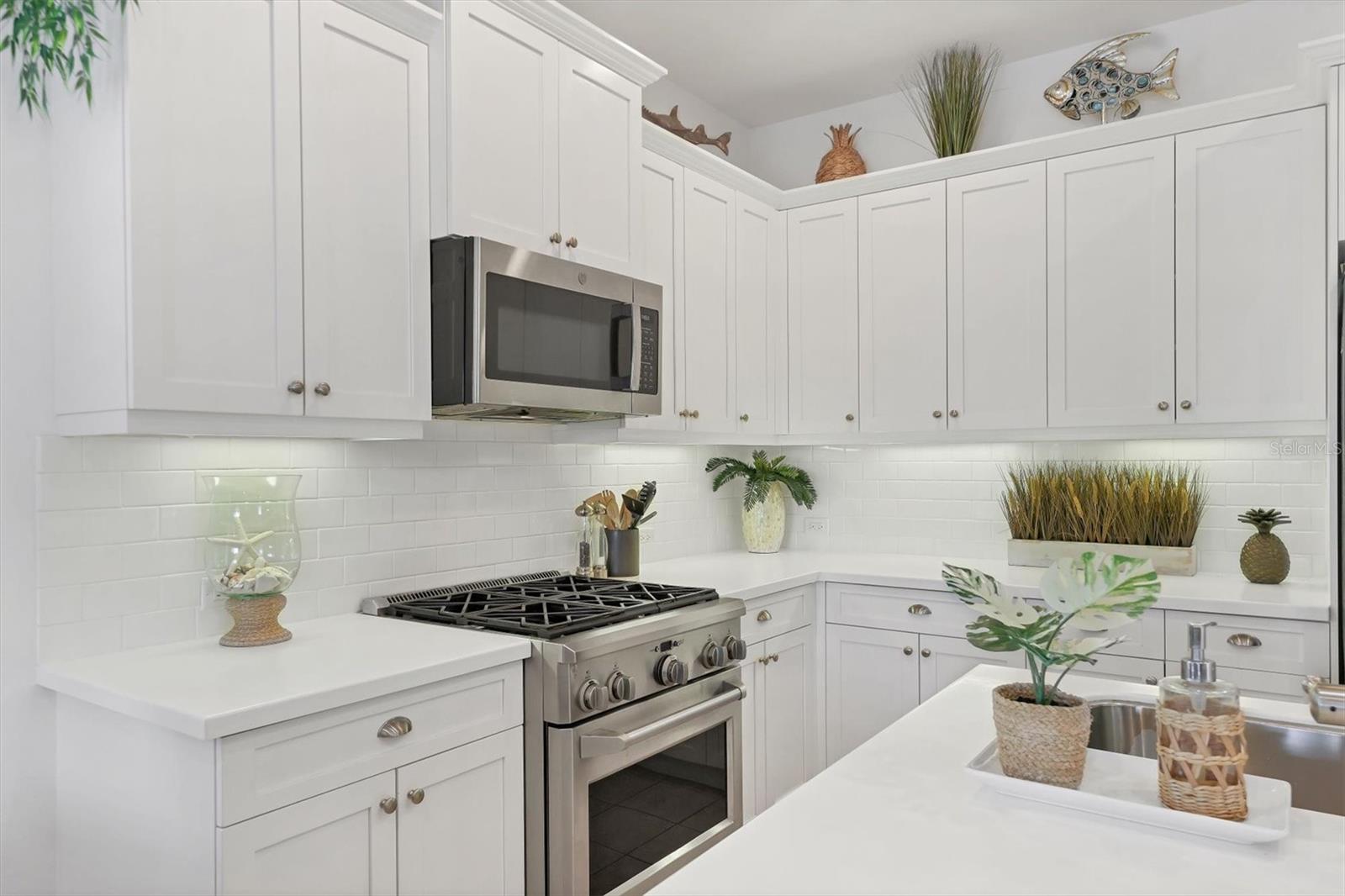 Image 15 of 50 For 12189 Longview Lake Circle