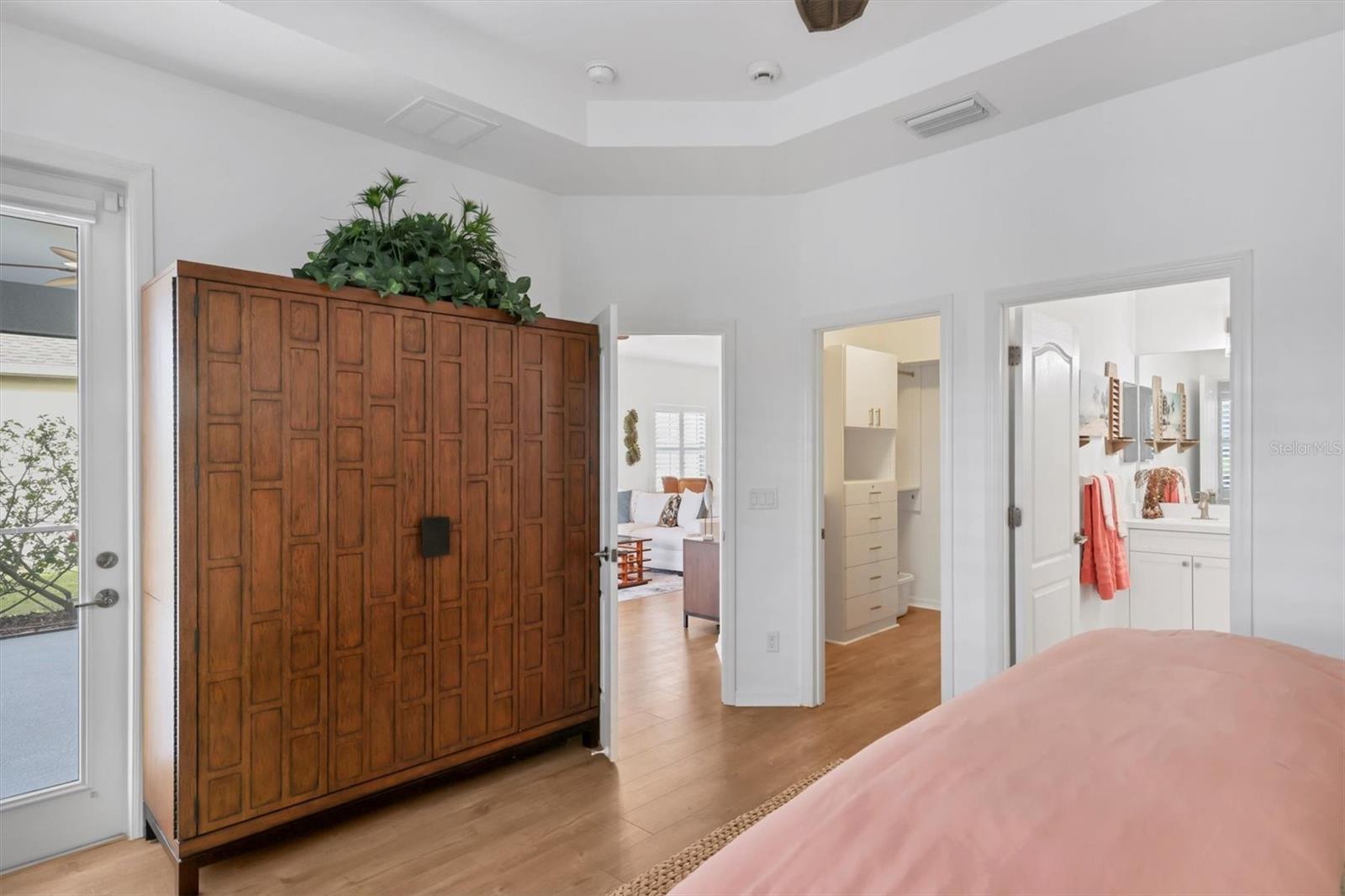 Image 19 of 50 For 12189 Longview Lake Circle