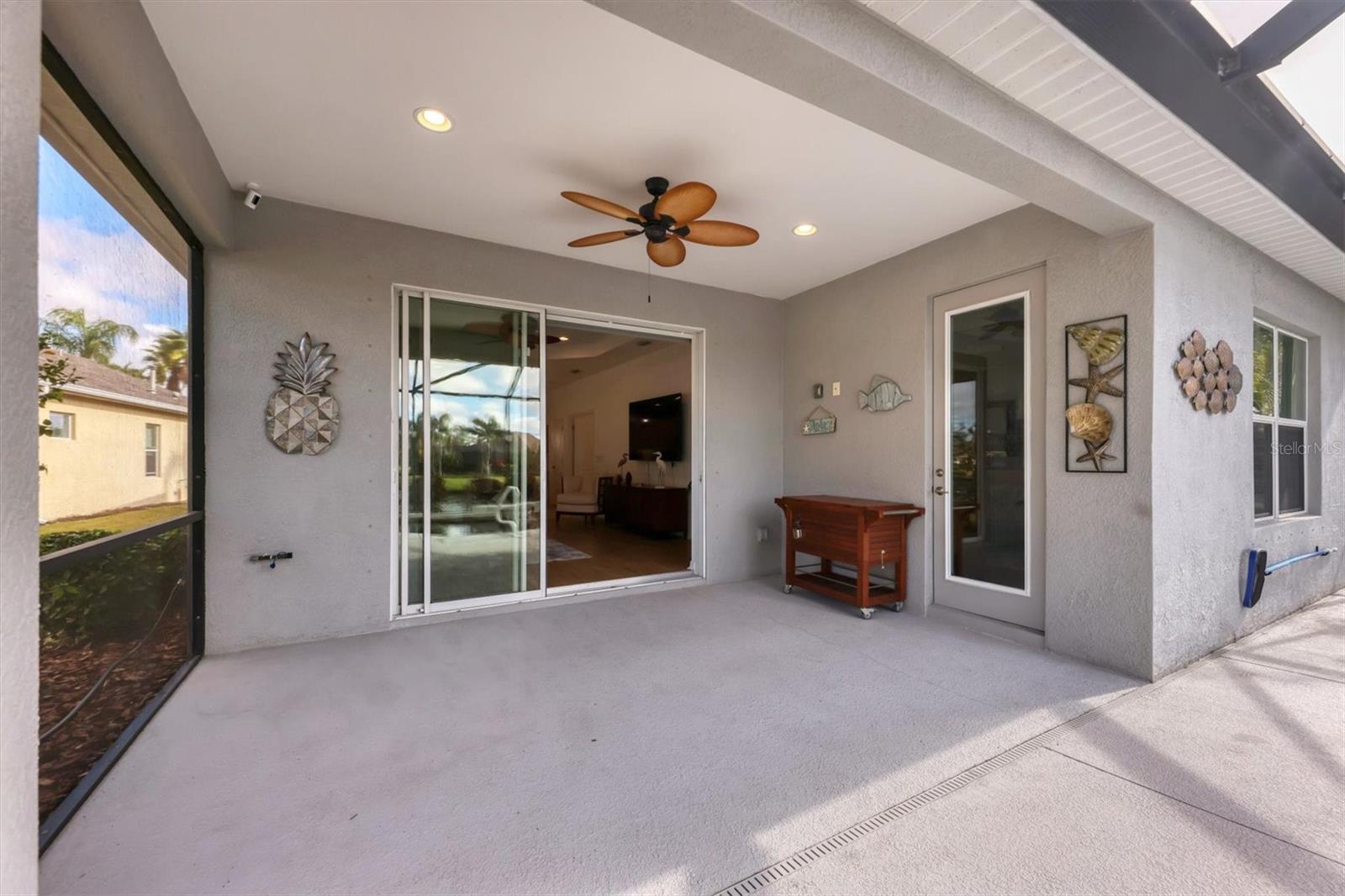 Image 22 of 50 For 12189 Longview Lake Circle