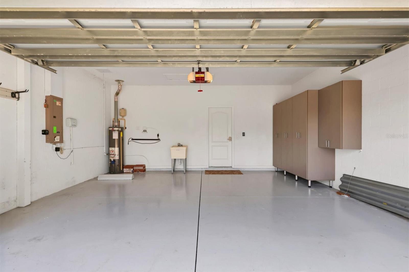 Image 32 of 50 For 12189 Longview Lake Circle