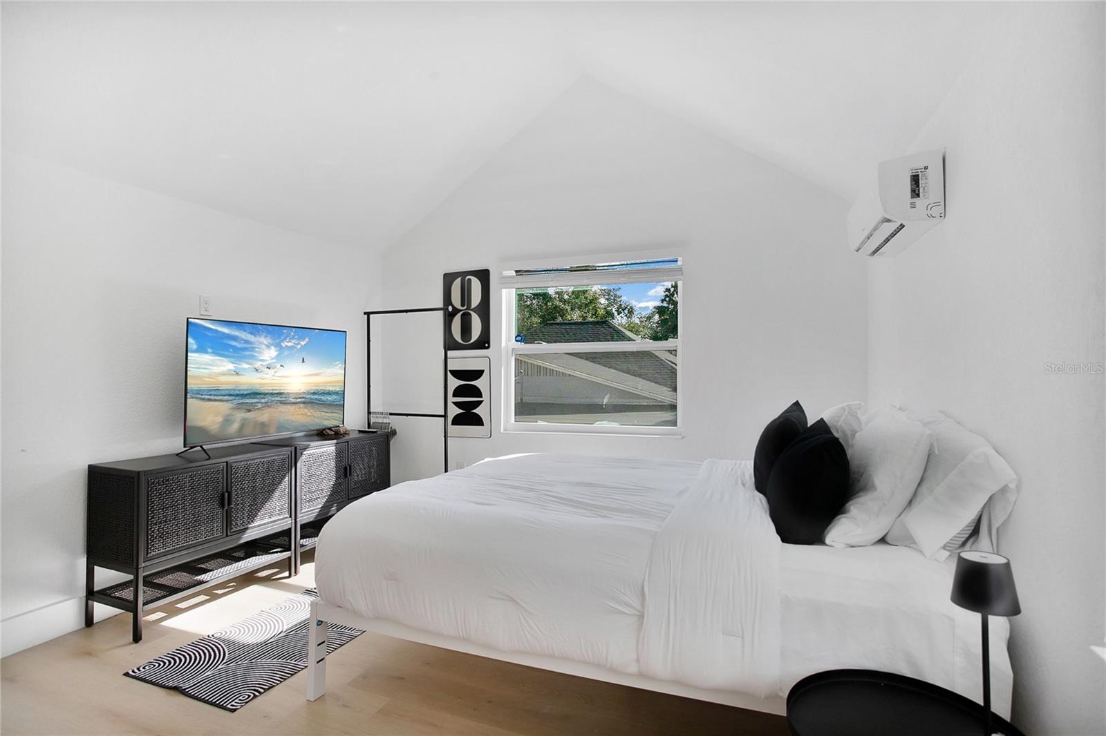 Image 20 of 39 For 1205 Highland Street S