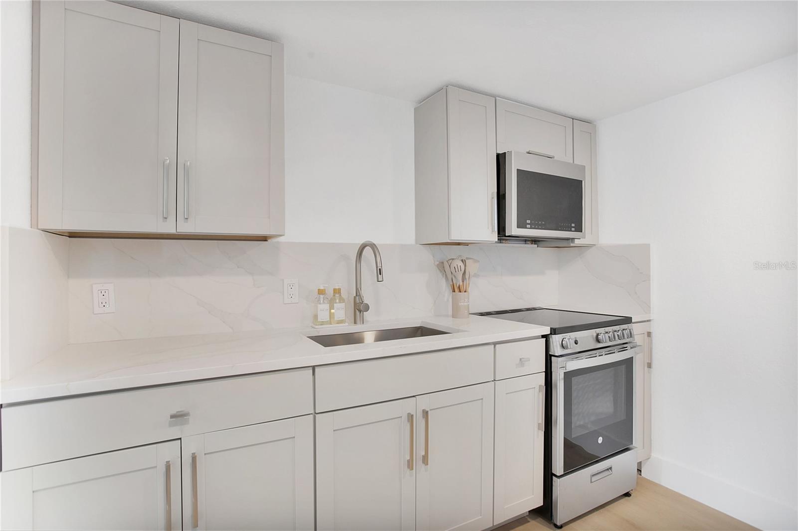 Image 23 of 39 For 1205 Highland Street S