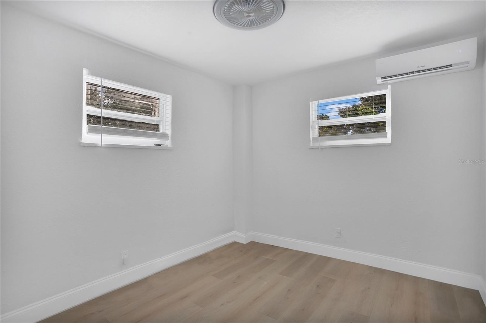 Image 28 of 39 For 1205 Highland Street S