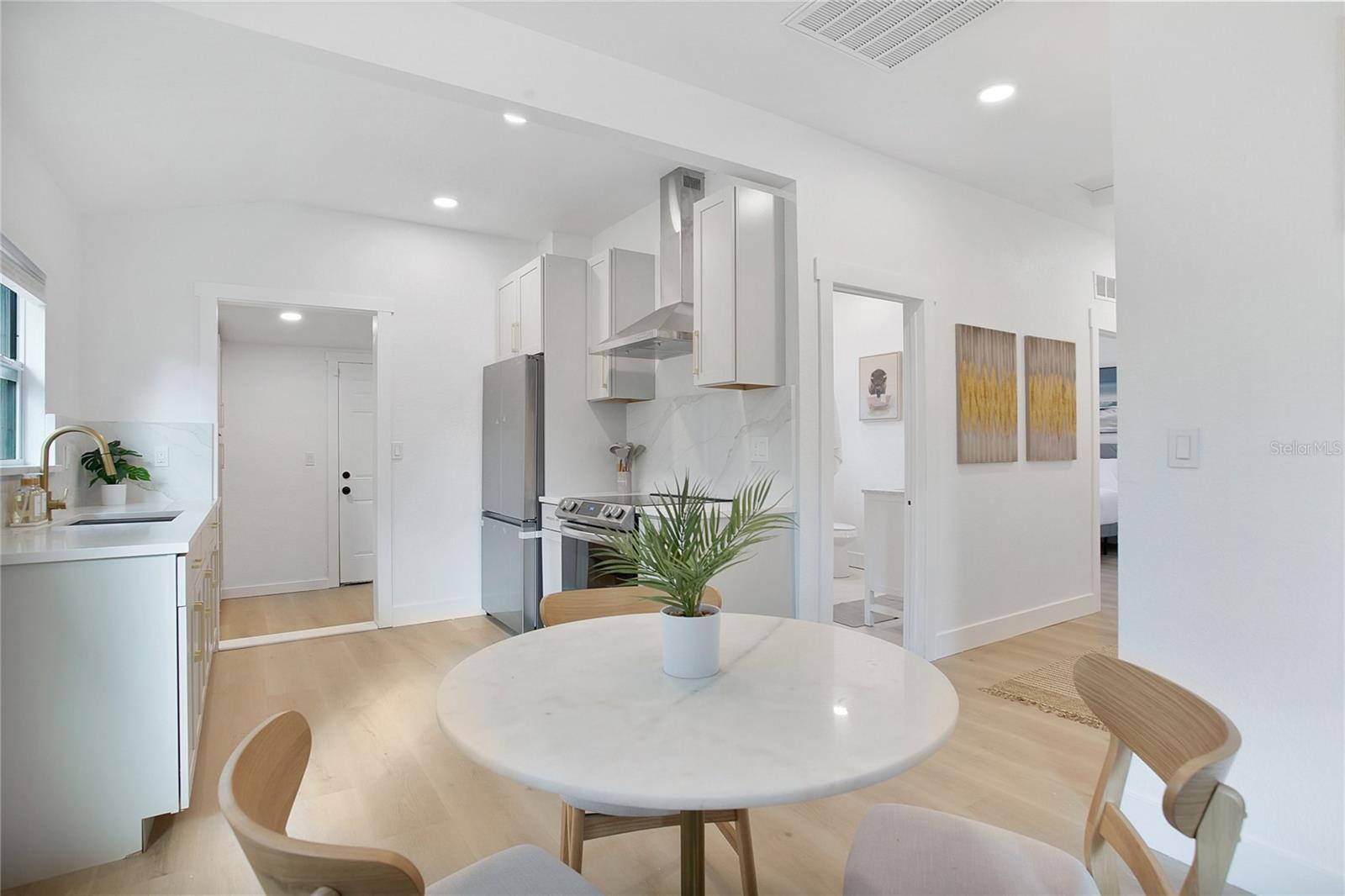 Image 5 of 39 For 1205 Highland Street S