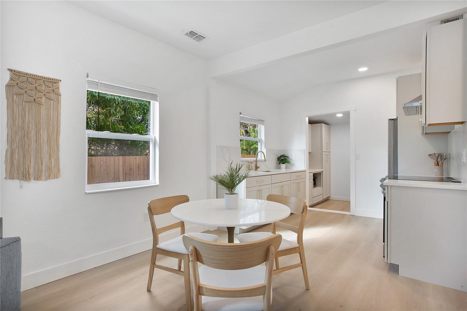 Image 6 of 39 For 1205 Highland Street S