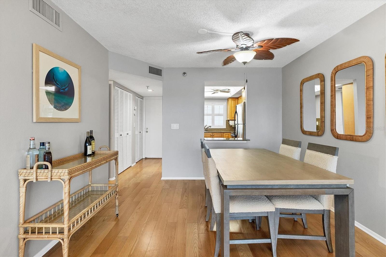 Image 10 of 69 For 1001 Benjamin Franklin Drive 403