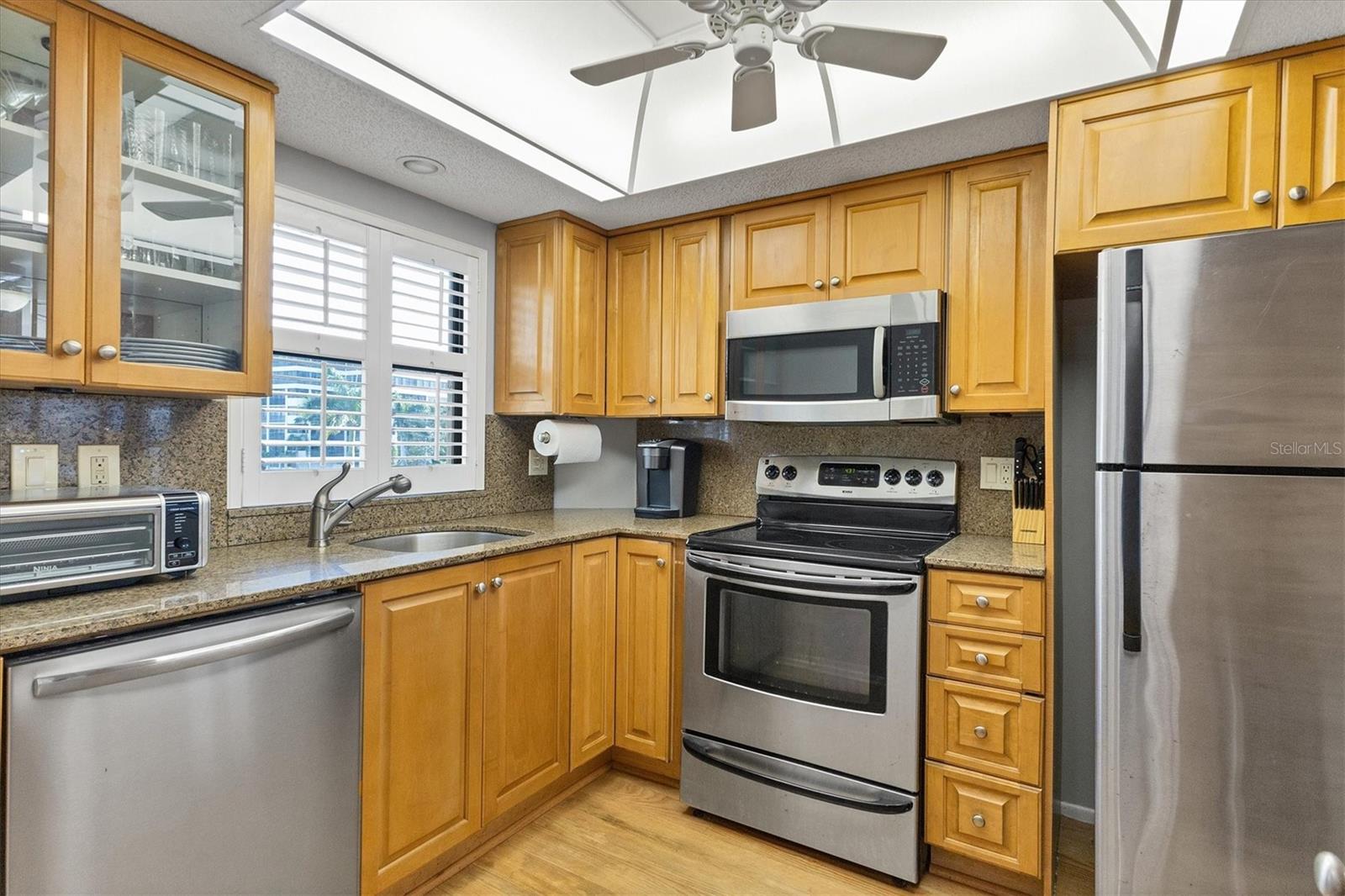 Image 14 of 69 For 1001 Benjamin Franklin Drive 403