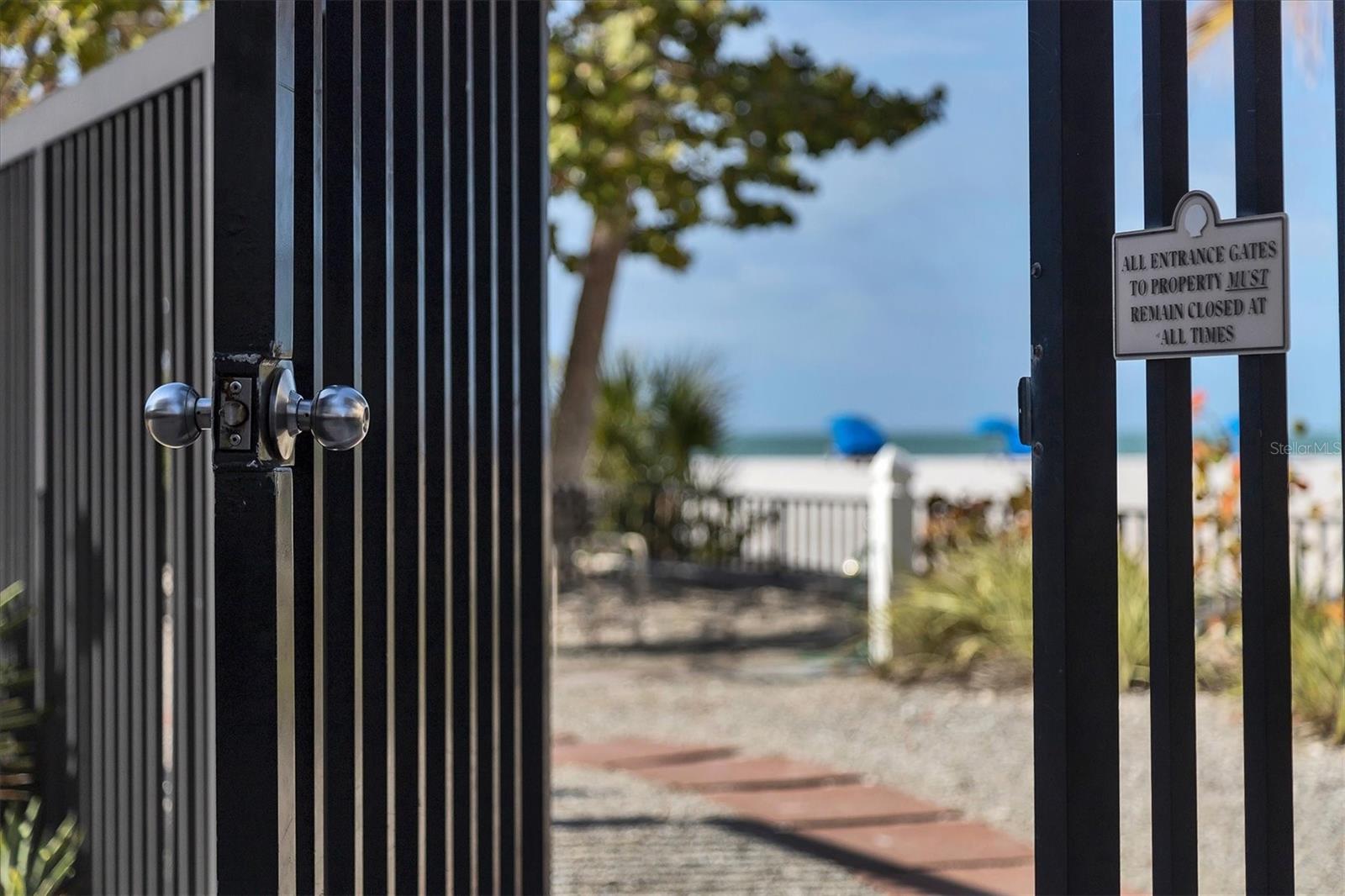 Image 35 of 69 For 1001 Benjamin Franklin Drive 403