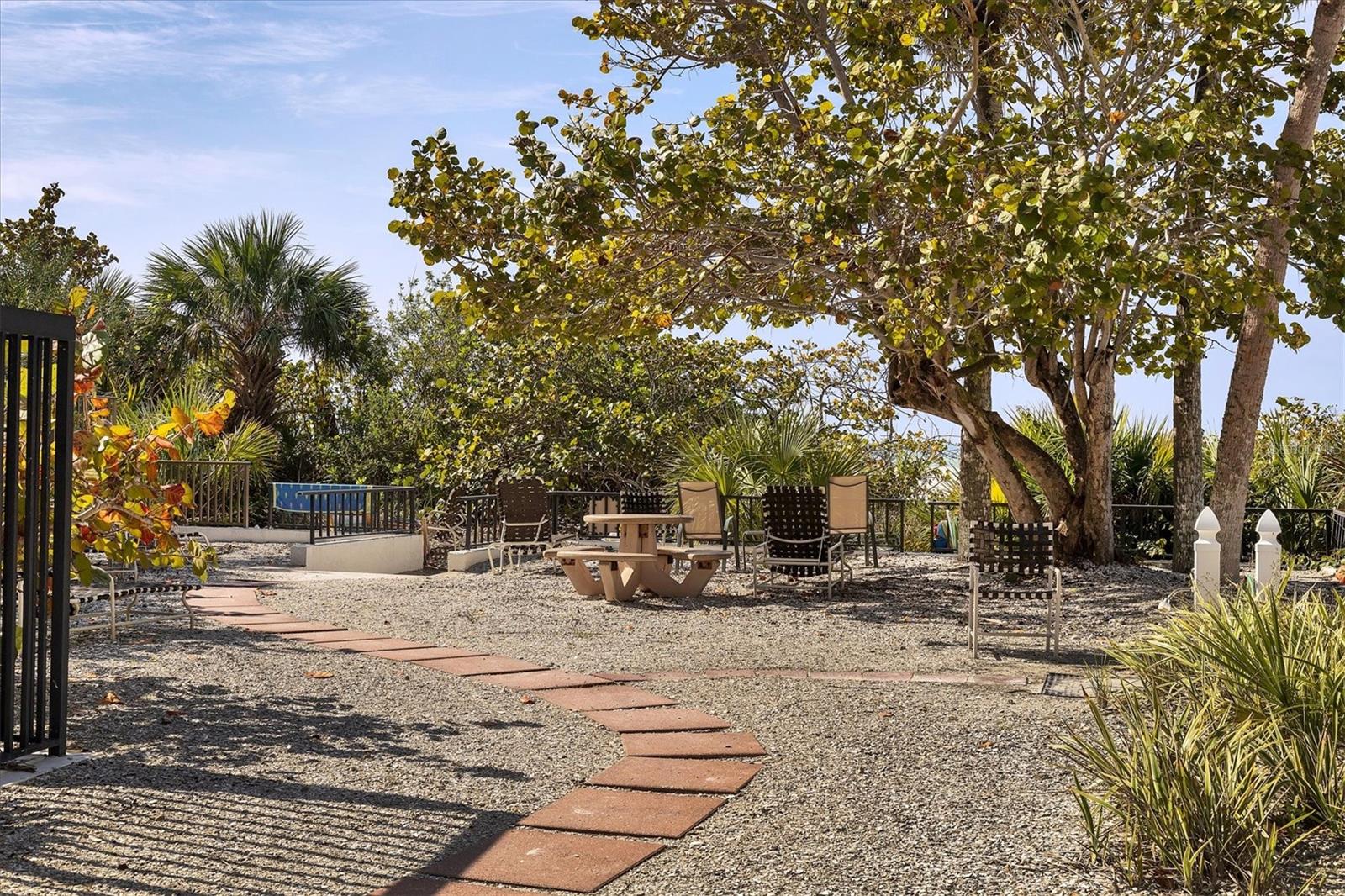 Image 38 of 69 For 1001 Benjamin Franklin Drive 403