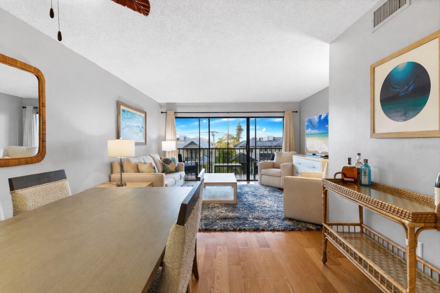 Image 4 of 69 For 1001 Benjamin Franklin Drive 403