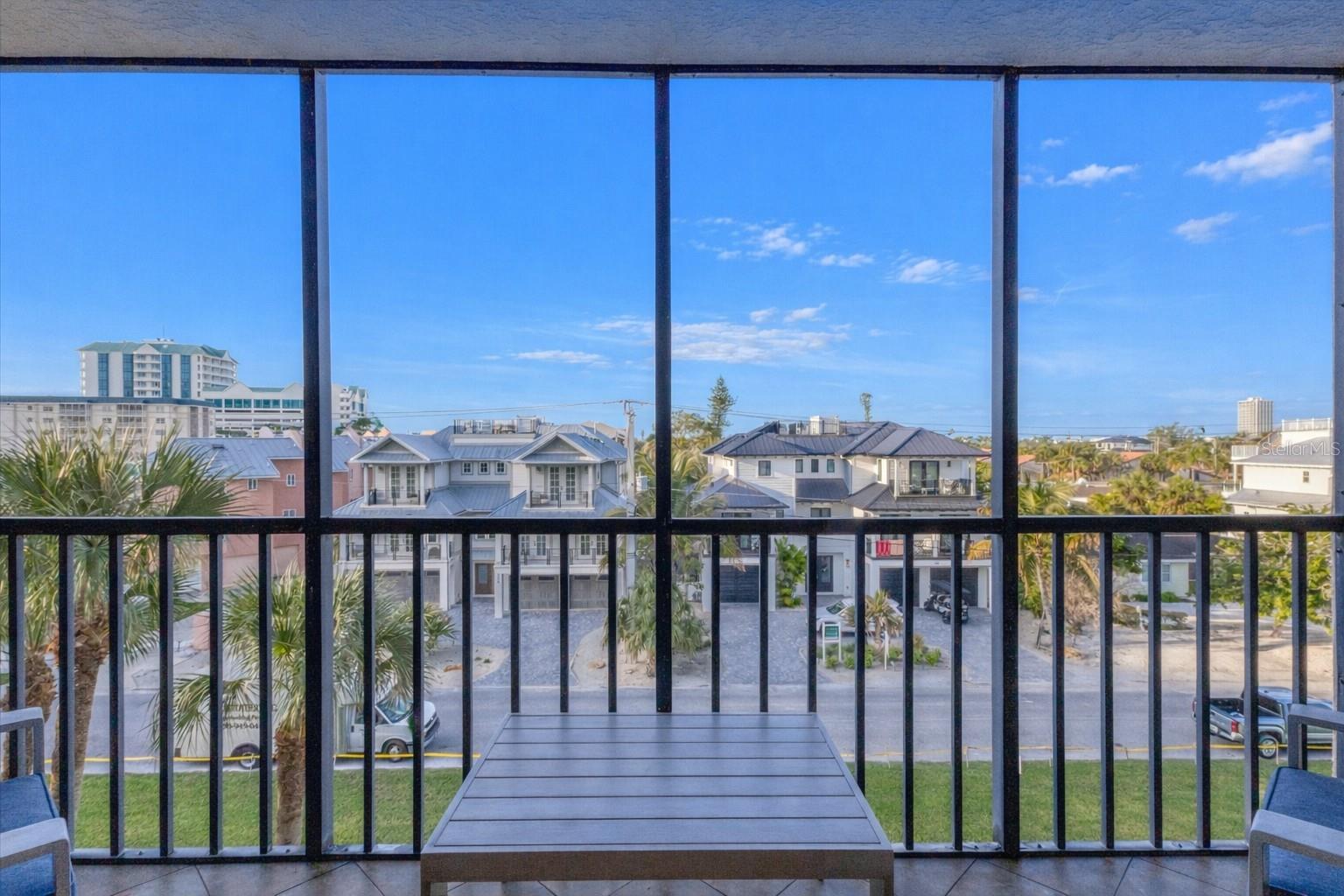 Image 7 of 69 For 1001 Benjamin Franklin Drive 403