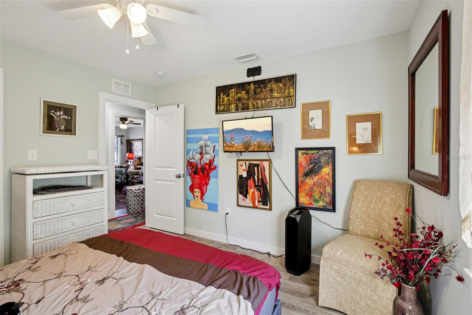 Image 17 of 28 For 1217 11th Avenue W