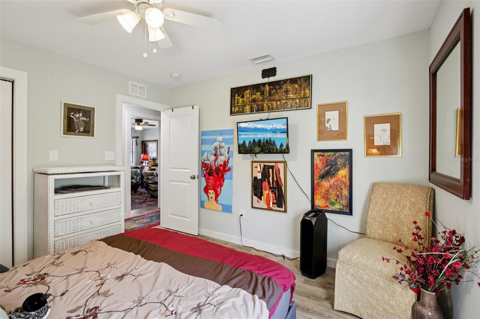 Image 18 of 28 For 1217 11th Avenue W