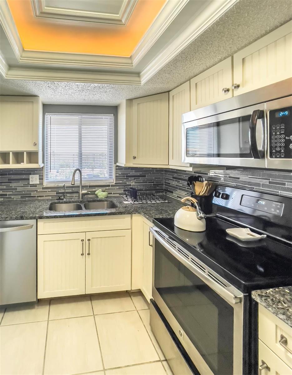 Image 4 of 28 For 3766 Lake Bayshore Drive 514-k