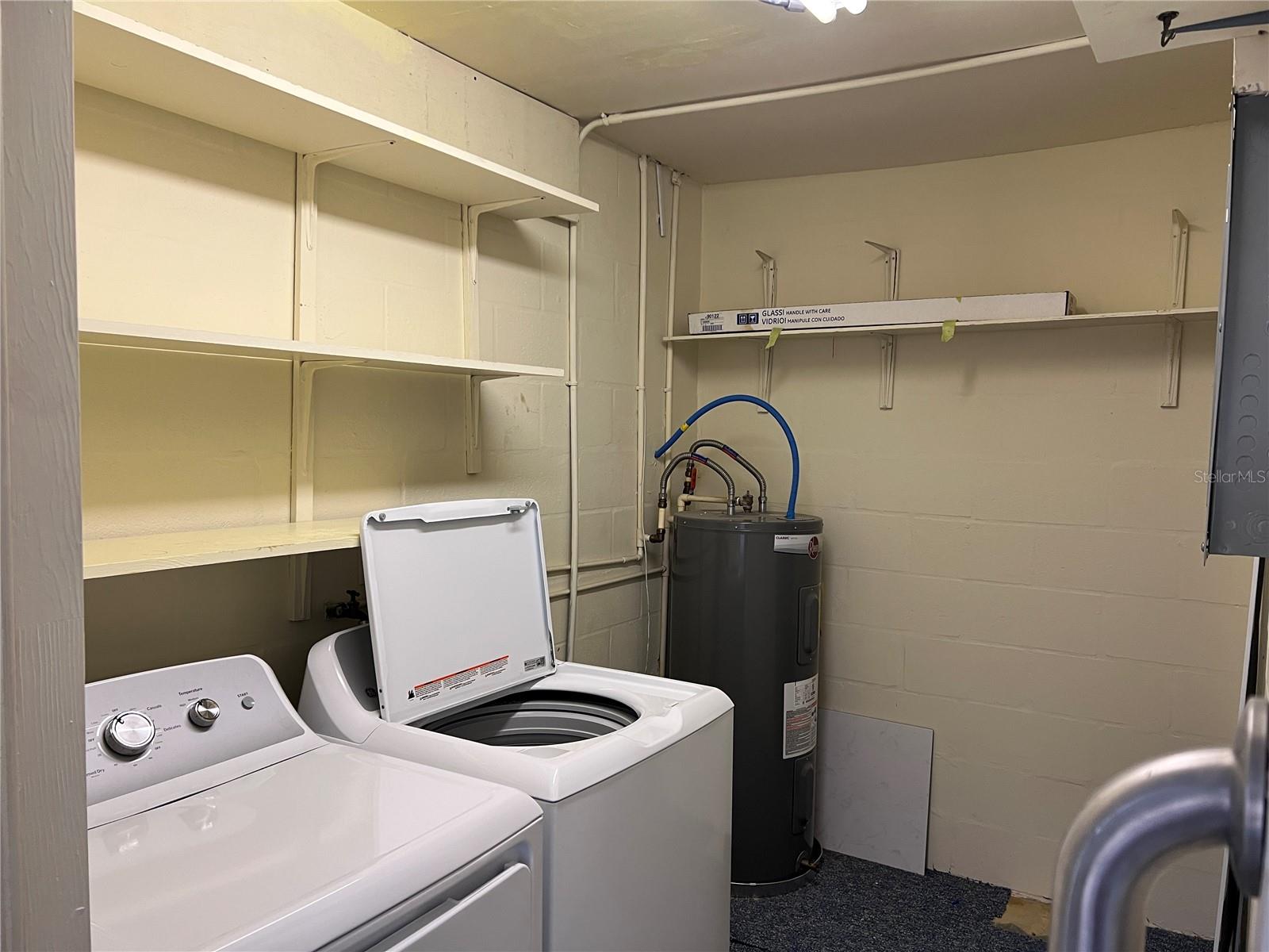 Image 14 of 16 For 402 Finchley Court B