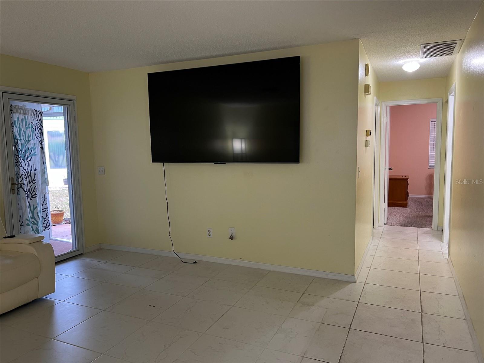 Image 4 of 16 For 402 Finchley Court B