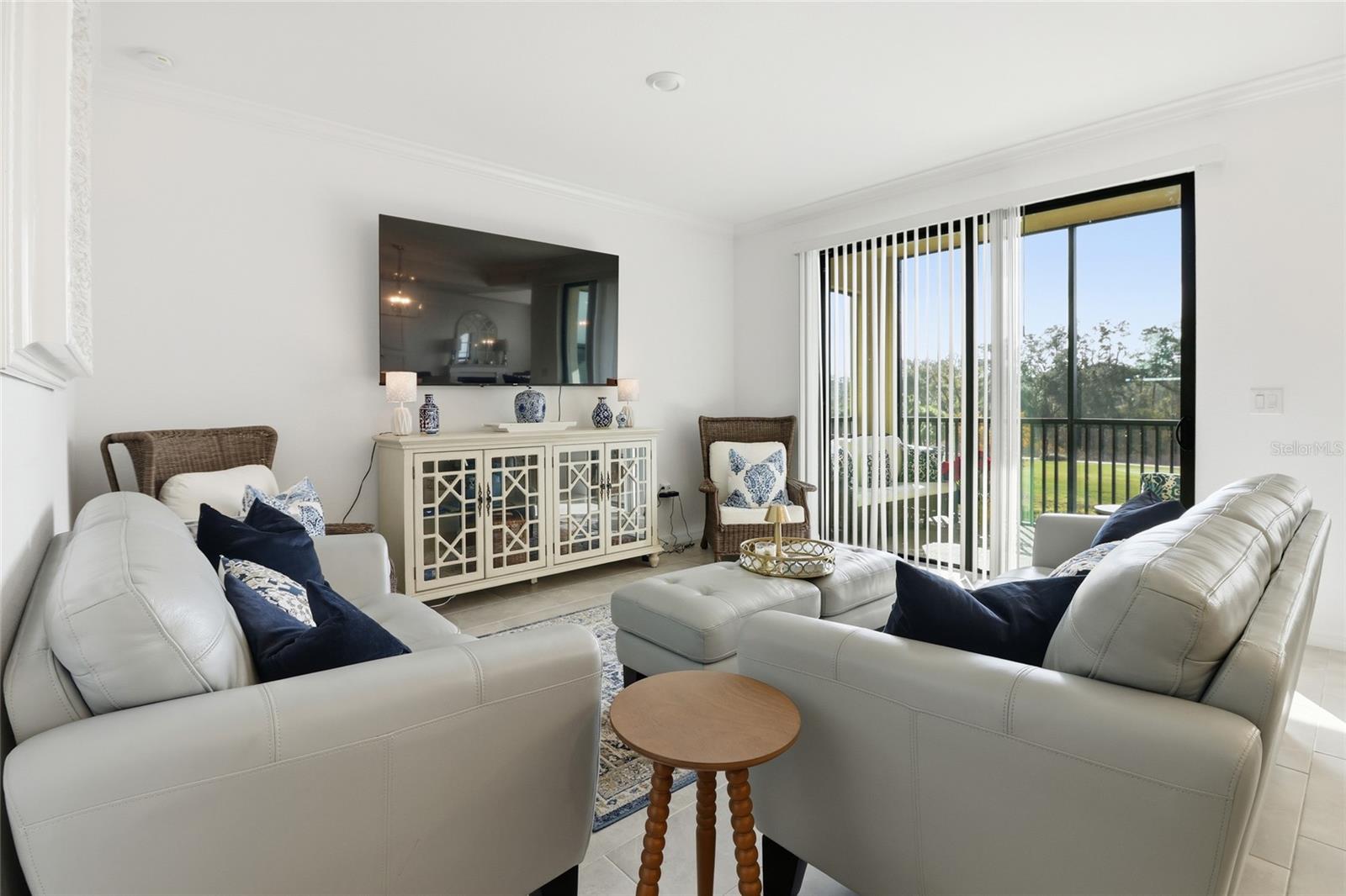 Image 14 of 54 For 18028 Gawthrop Drive 202