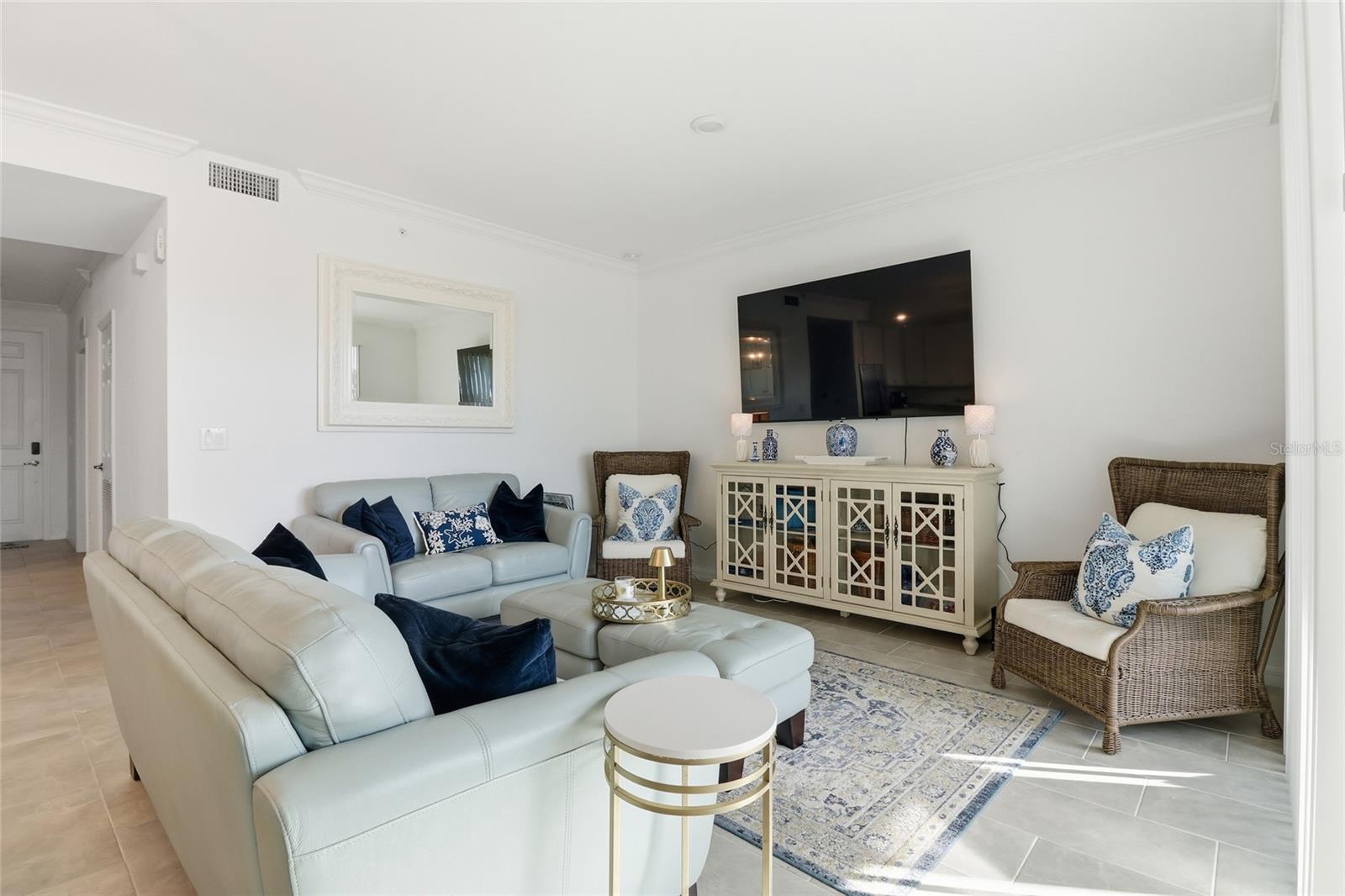 Image 15 of 54 For 18028 Gawthrop Drive 202