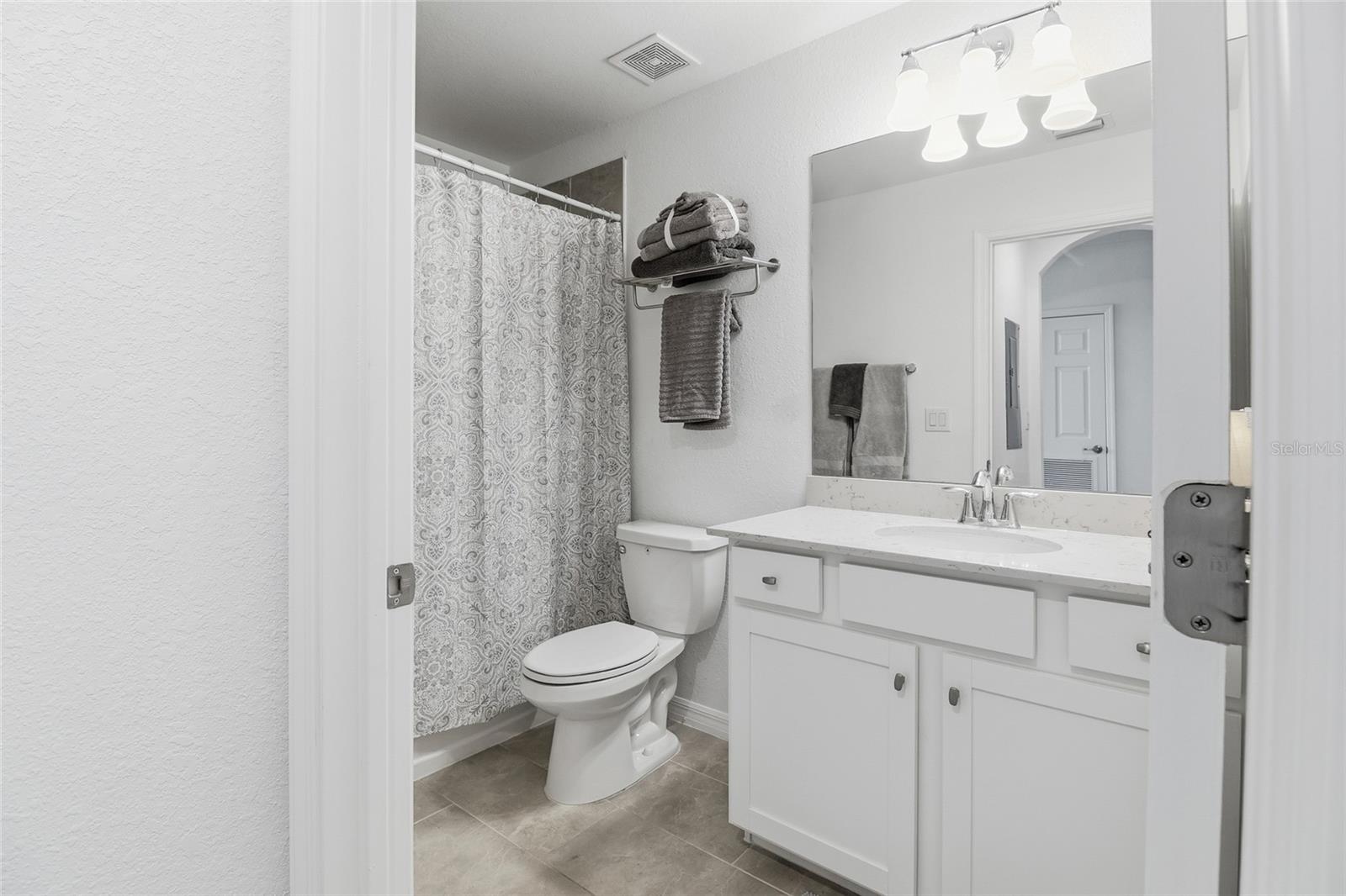 Image 21 of 54 For 18028 Gawthrop Drive 202