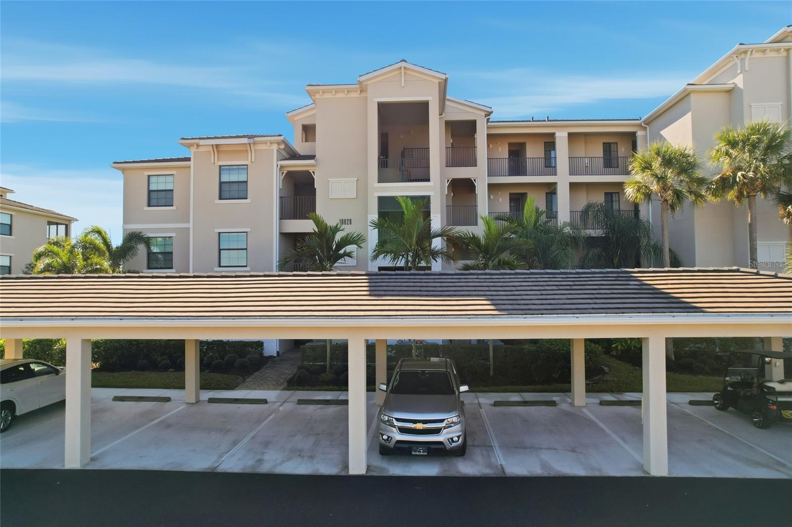 Image 27 of 54 For 18028 Gawthrop Drive 202