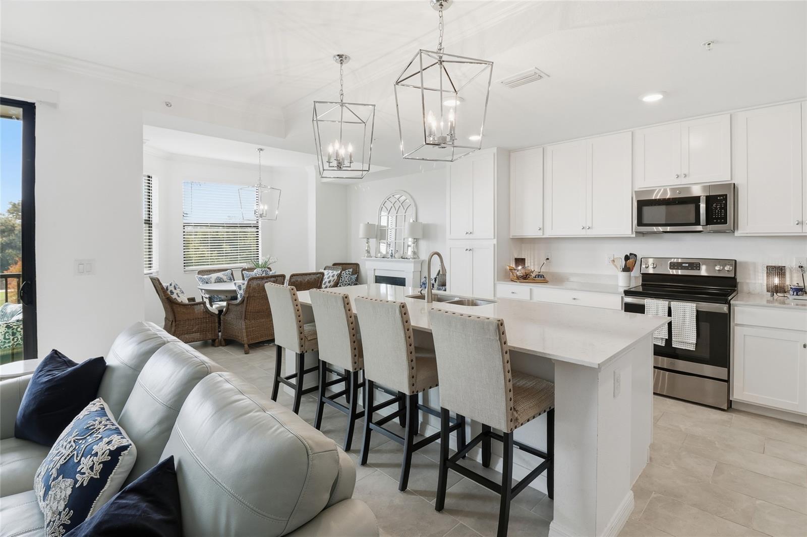 Image 9 of 54 For 18028 Gawthrop Drive 202